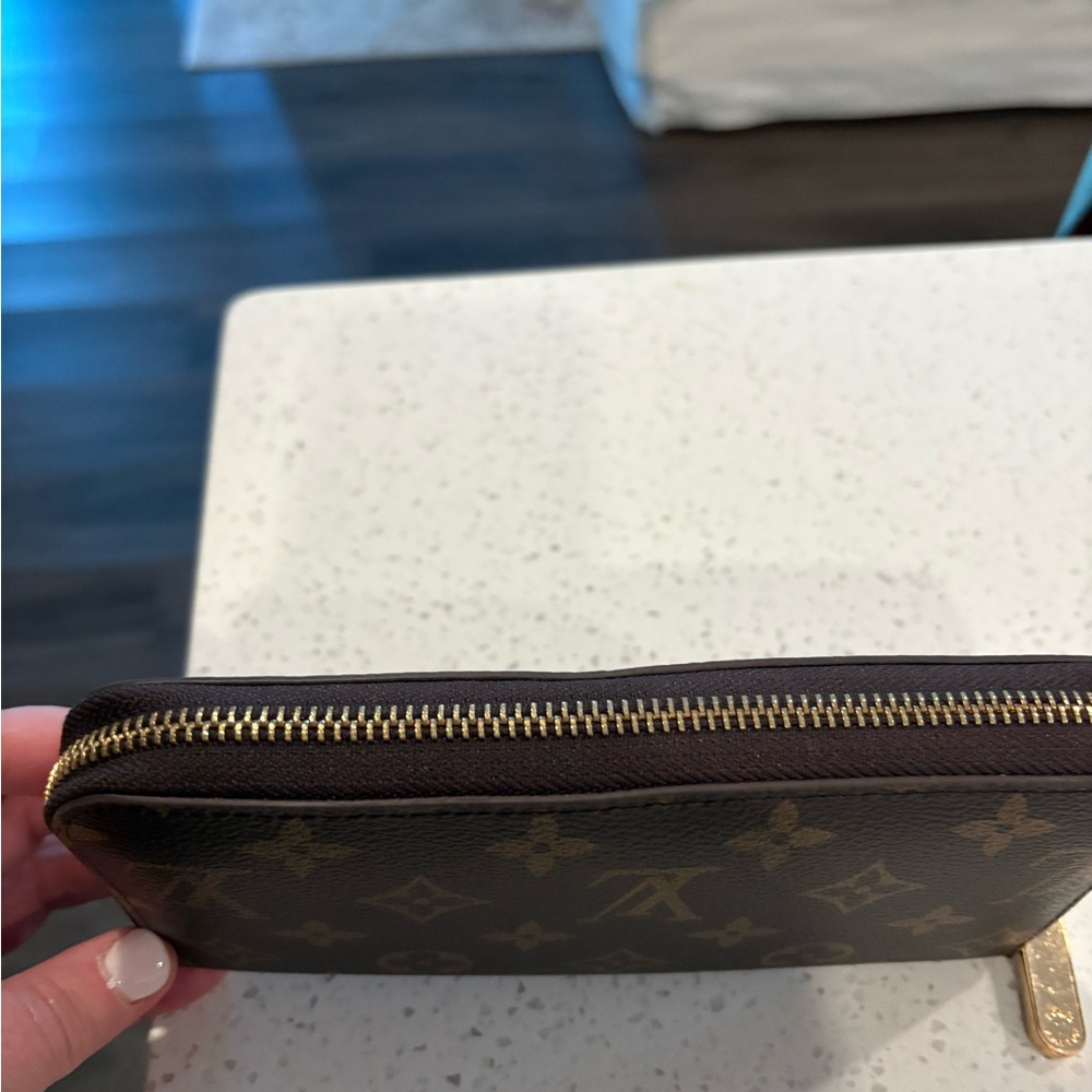 Wallet - Picture 4 of 4
